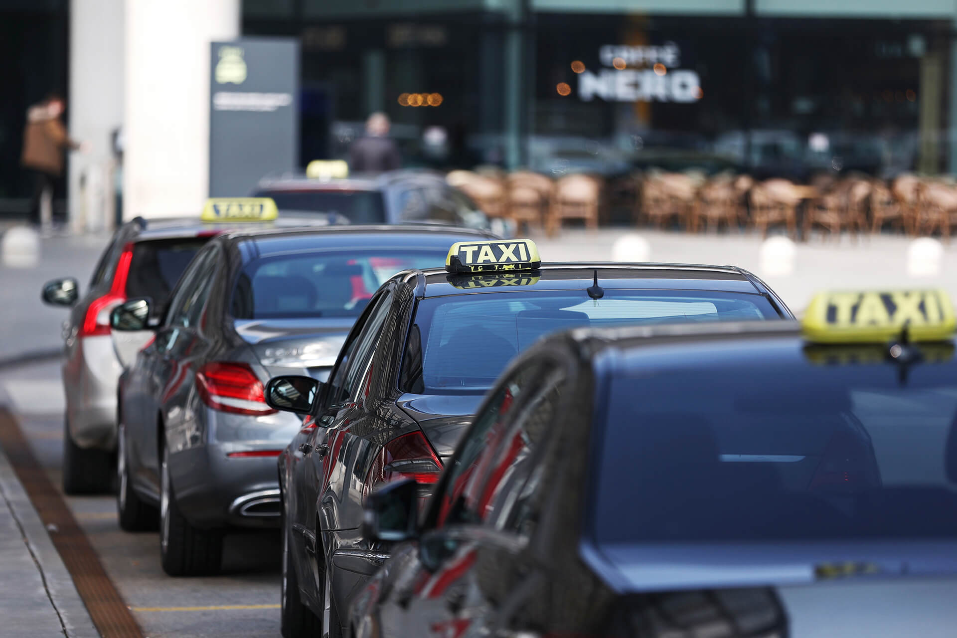 luxury zagreb airport taxi transfer service